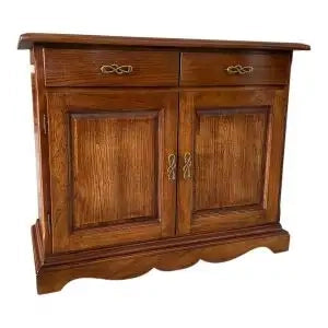 Credenza madia Alberta in legno 2 ante bugnate noce Bassano con zocolo sagomato