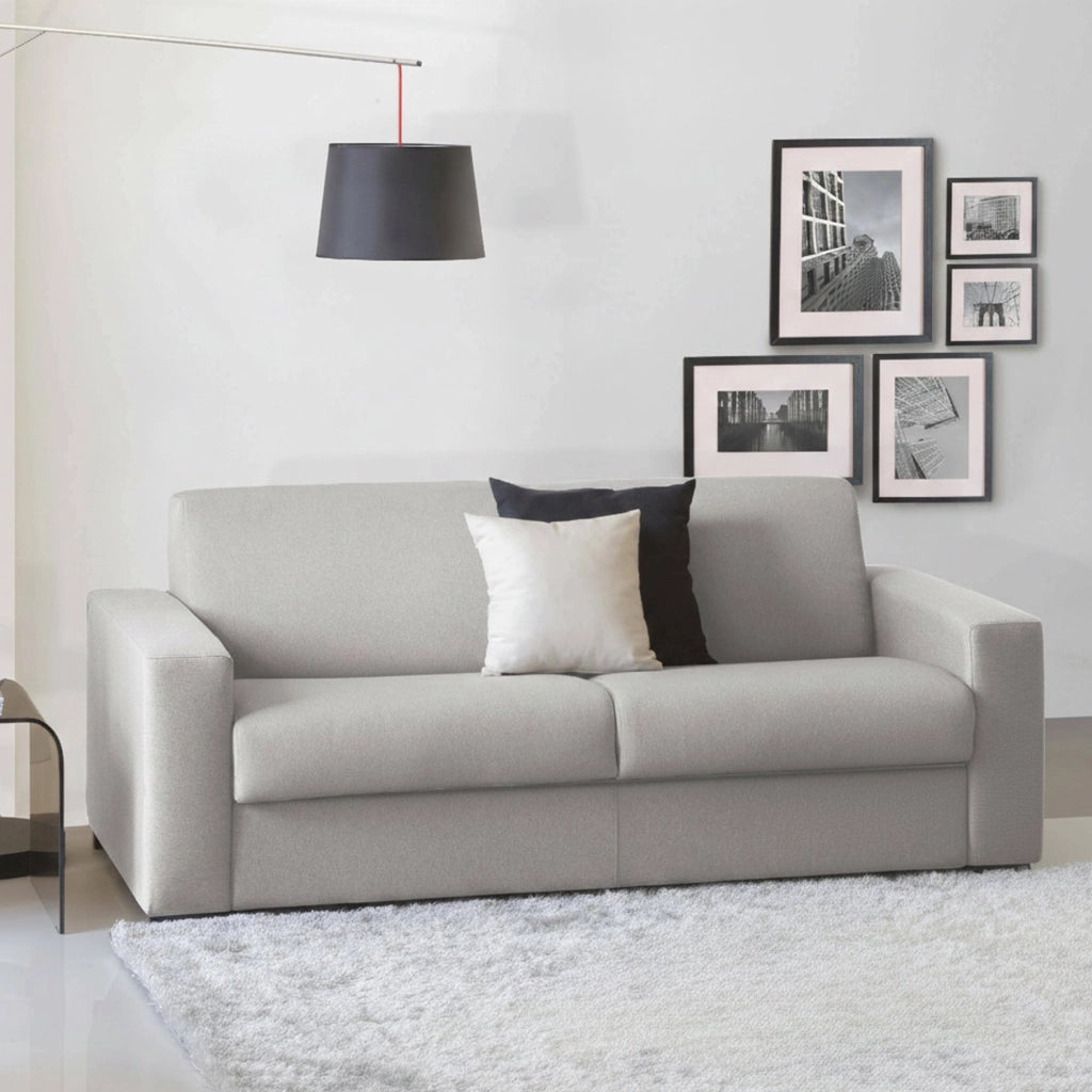 Divano Letto Akito, Divano a 2 posti Large, Made in Italy, SofÒ  Soggiorno con apertura girevole, in tessuto imbottito, con Braccioli slim, cm 180x95h90, Grigio