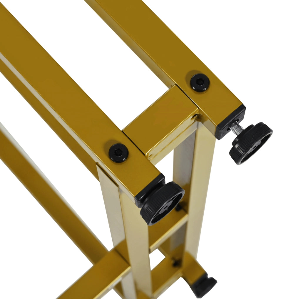 Tavolo da pranzo di lusso leggero con gambe in metallo; MDF; dorato