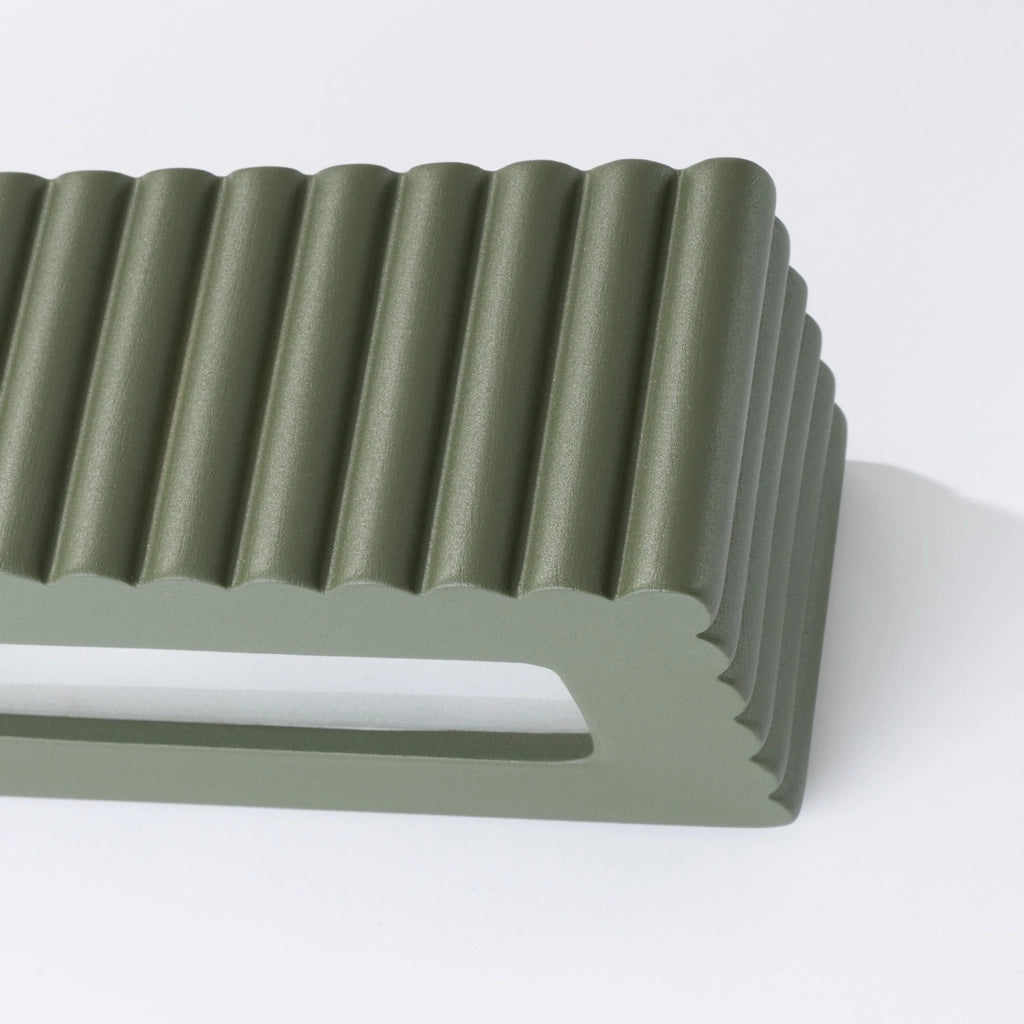 Applique ceramica verde oliva rigata su/giù E27 15W