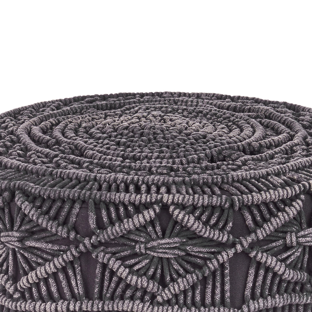 Poggiapiedi in cotone grigio grafite con gambe in legno motivo orientale lavorato a maglia rustico