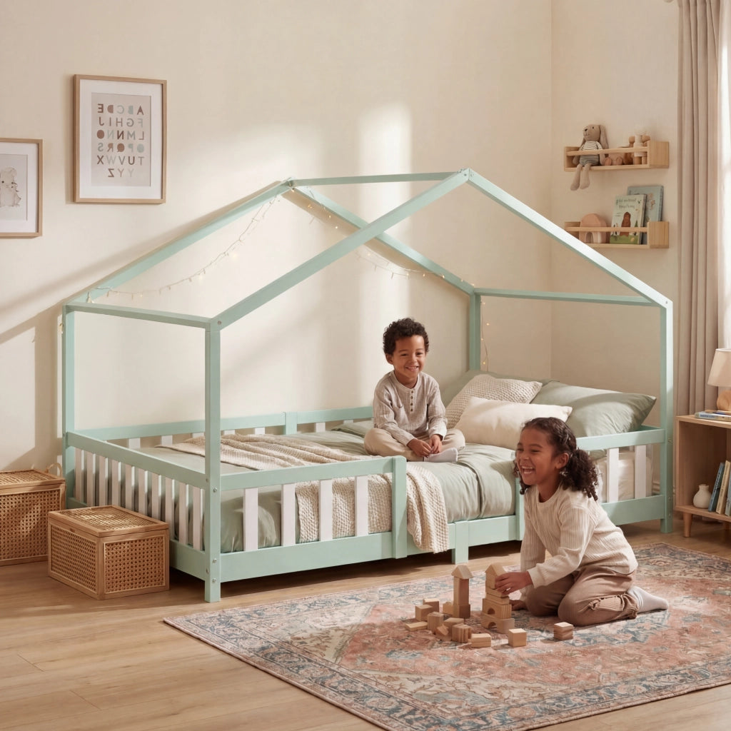 Letto per Cameretta Treviolo a Forma di Casetta in Stile Montessori con Materasso 120x200 cm - Menta Verde/Bianco [en.casa]