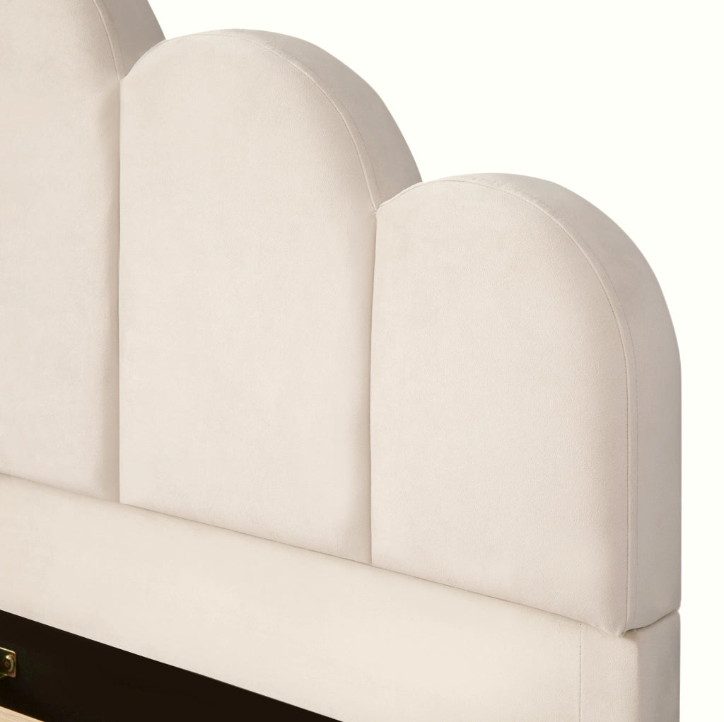 Letto imbottito per bambini 140x200 cm in velluto beige; design a nuvola con angoli arrotondati