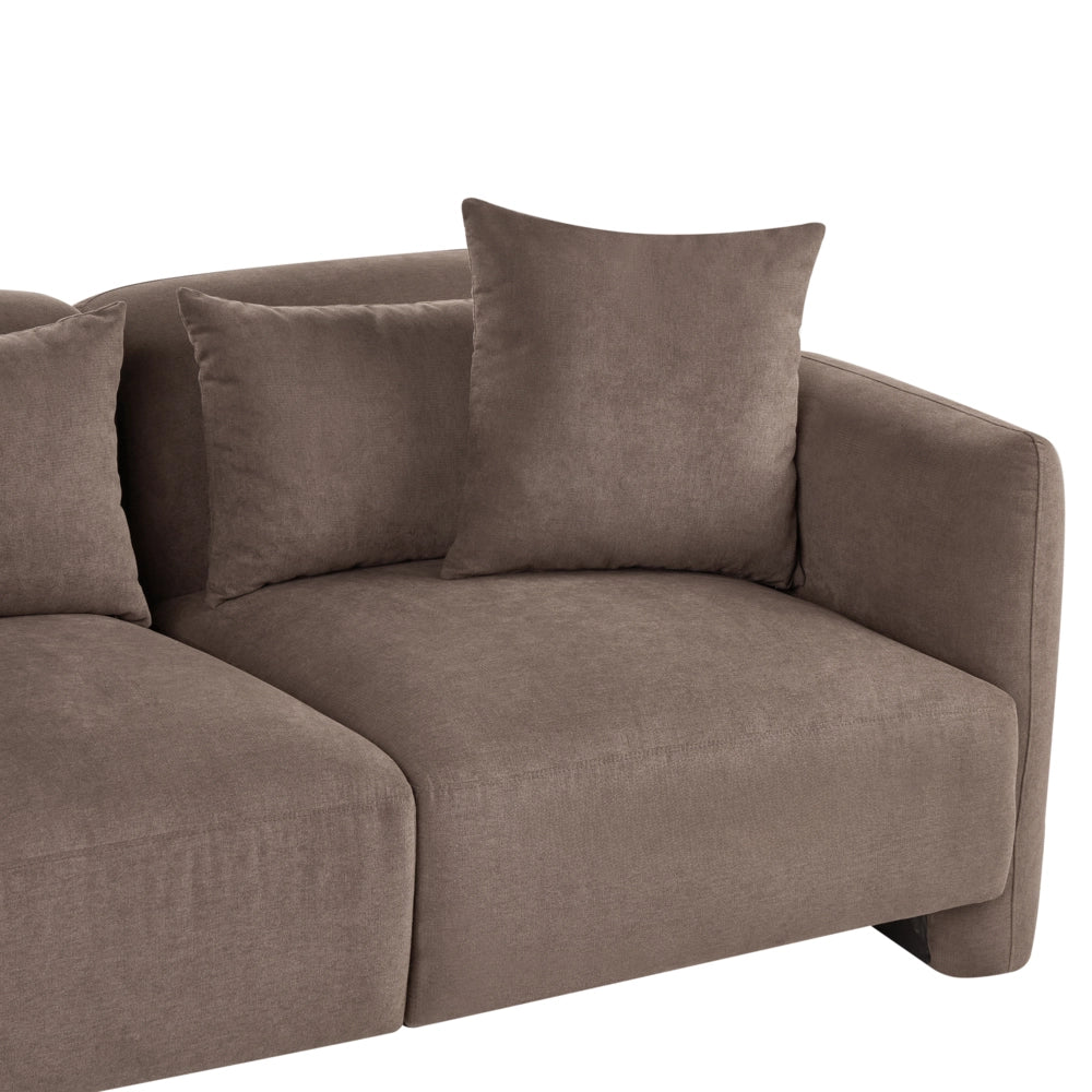 Divano imbottito minimalista a profilo ribassato a 3 posti con seduta profonda marron stile minimalista