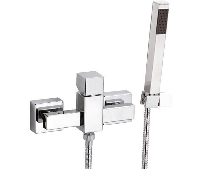 Miscelatore estreno doccia design squadrato, dotato di kit completo doccia. serie cube waterfall di daniel rubinetterie