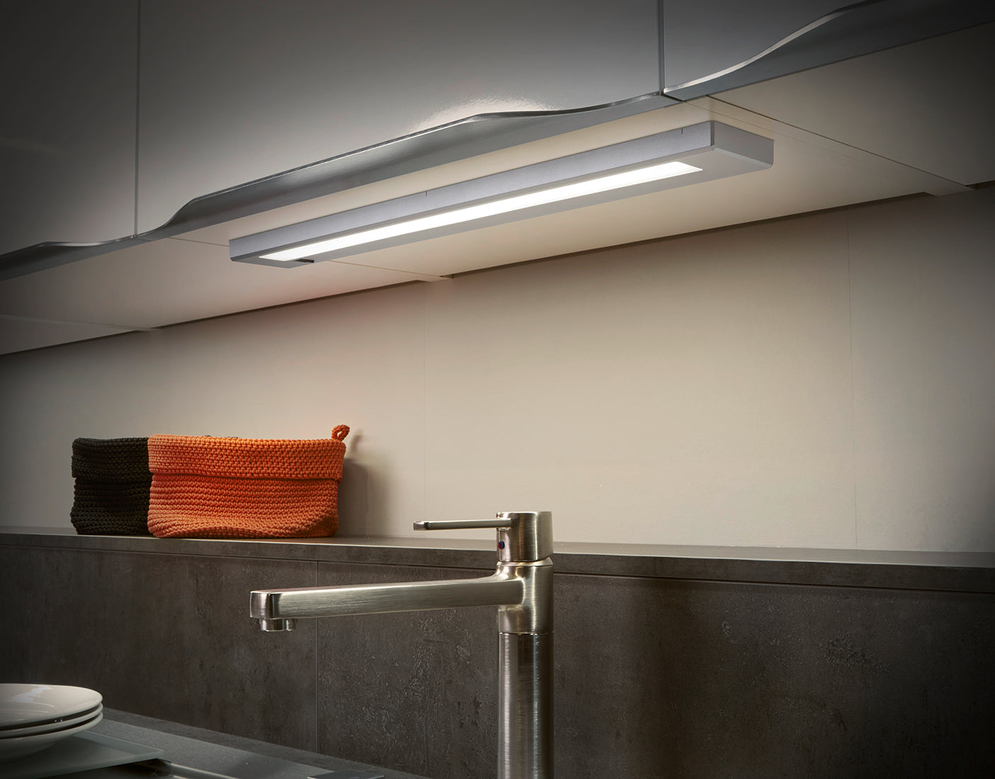 Applique da Interno a LED in Plastica Titanio