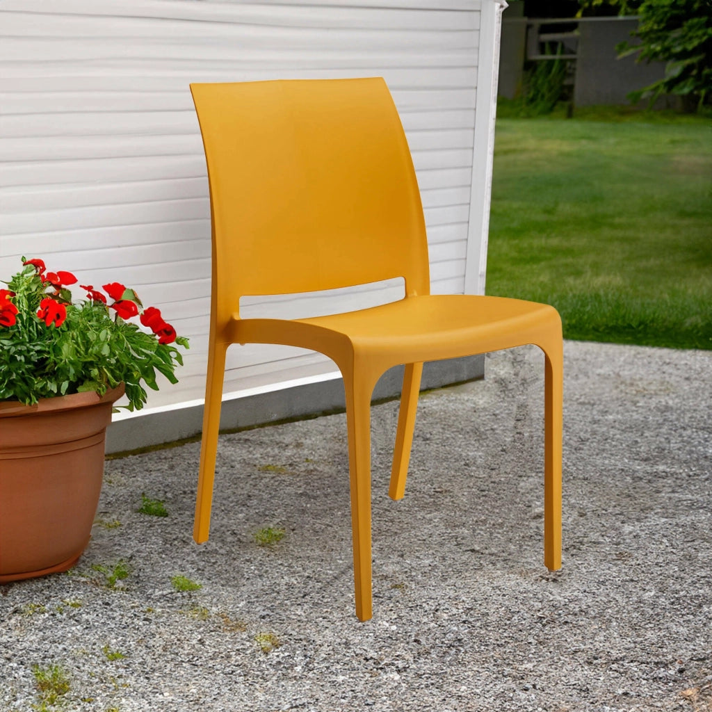 Sedia da esterno Camo, Seggiola da giardino, Seduta outdoor multiuso, Panchina da giardino, Made in Italy, 54x46 h80 cm, Giallo