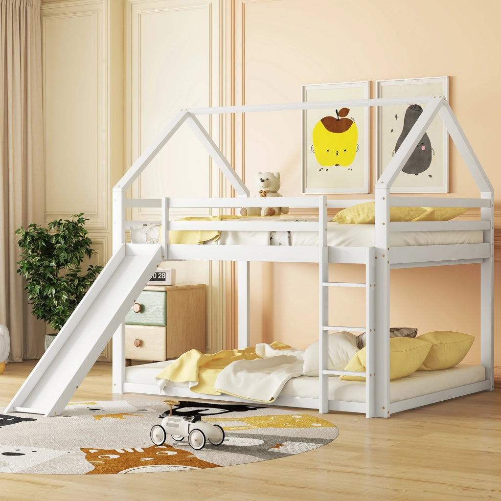 Letto a castello con scivolo e scala in pino bianco 140x200 cm