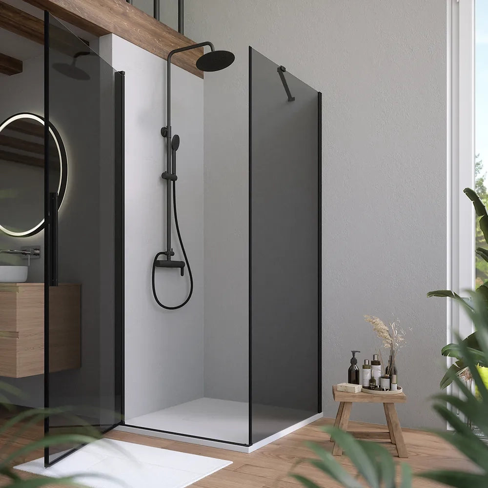 Box doccia 70x90cm con apertura a battente e parete fissa, profili nero opaco e vetro da 6mm fumè h195 | Elba