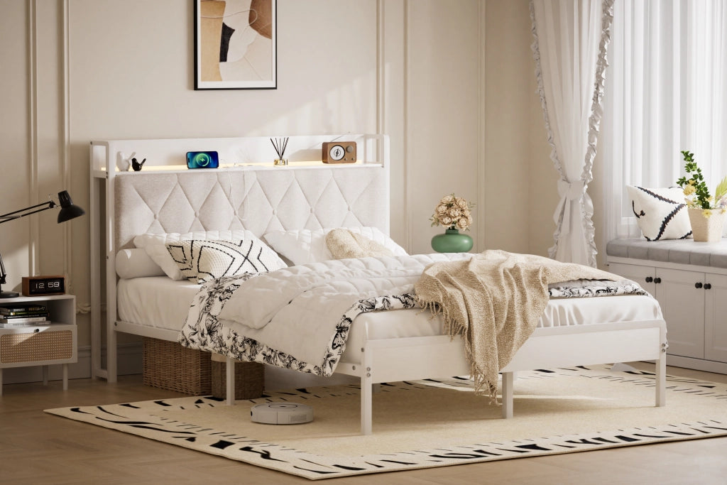 Letto imbottito matrimoniale 140×190 cm con testiera LED e USB; senza materasso; metallo e tessuto; bianco