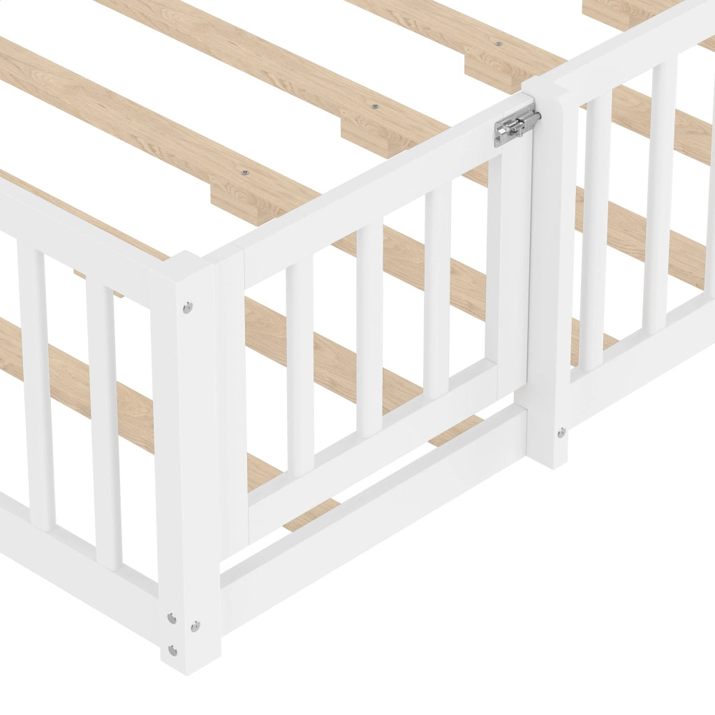 Letto a casetta per bambini 140x190 cm in pino e MDF bianco con sponda di sicurezza