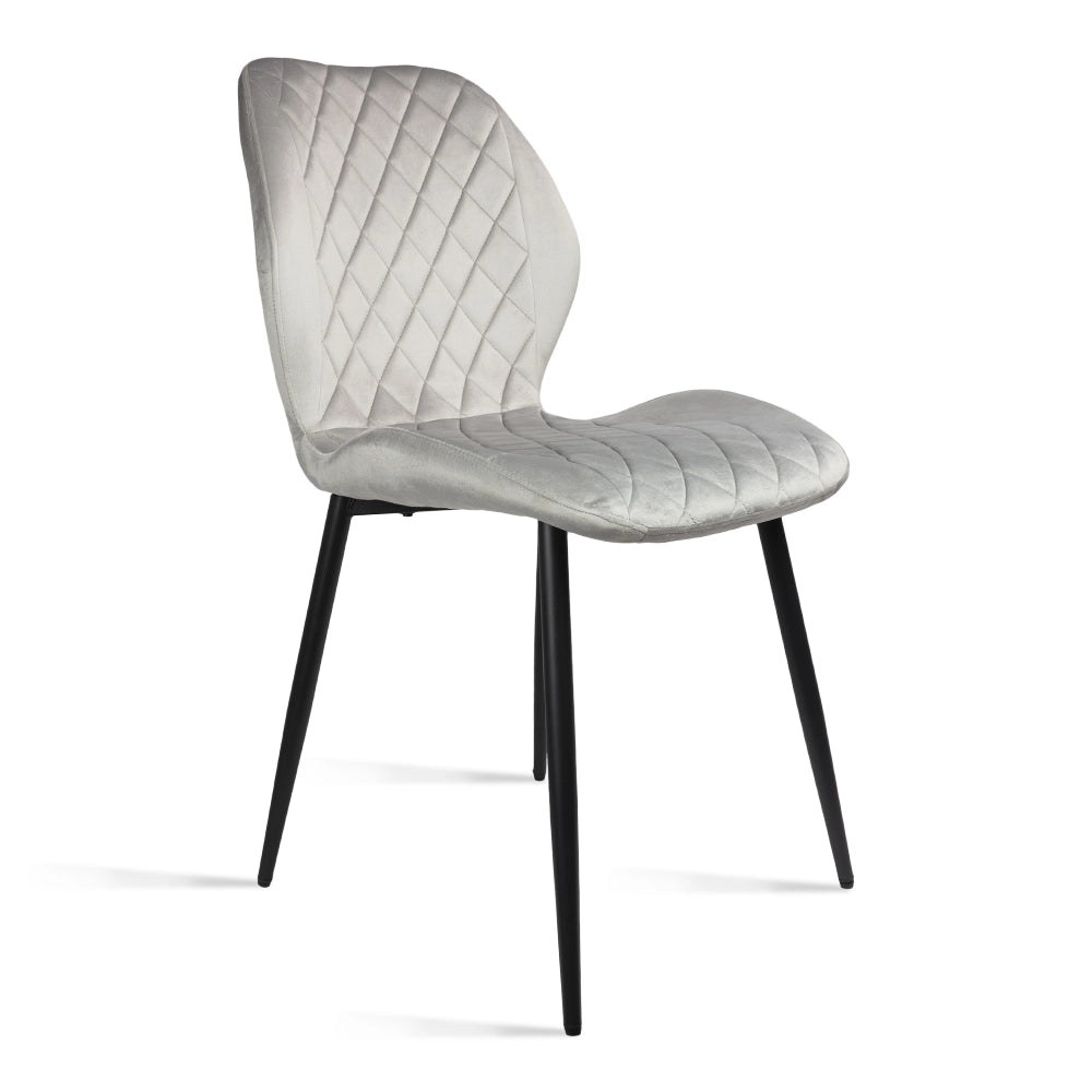 Sedia La Preziosa imbottita in velluto grigio chiaro con gambe in metallo colore sabbia nera