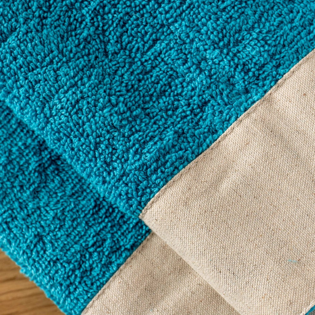 Set Asciugamani Bagno 2 Pezzi con Balza in Lino – Salvietta + Ospite – Morbidi, Super Assorbenti e Delicati sulla Pelle – Certificati OEKO-TEX – Eleganti e Resistenti  Blu Baia