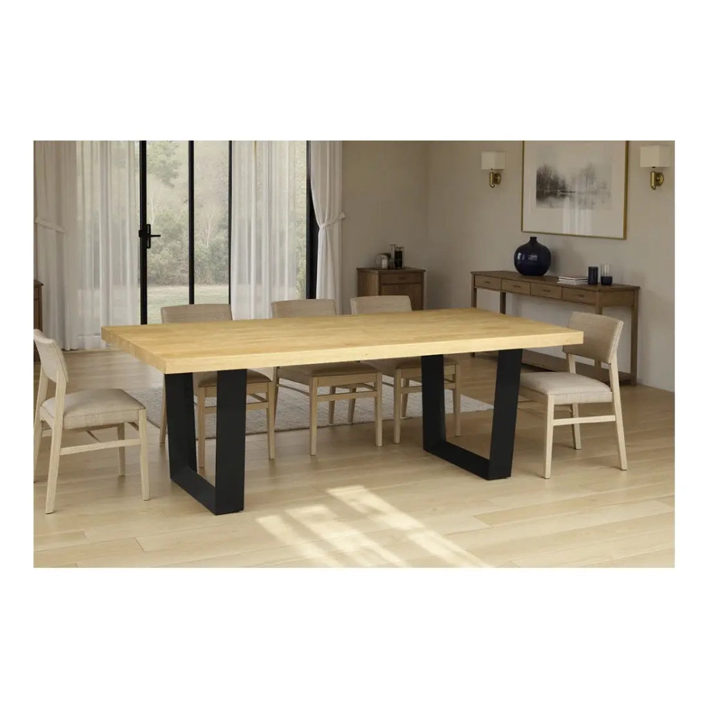 Tavolo da pranzo AZMA – Impiallacciatura di quercia e metallo – 210 cm – Stile moderno