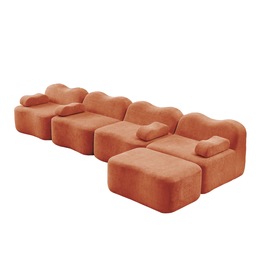 Divano angolare modulare con pouf; forma ondulata e rivestimento in velluto arancione