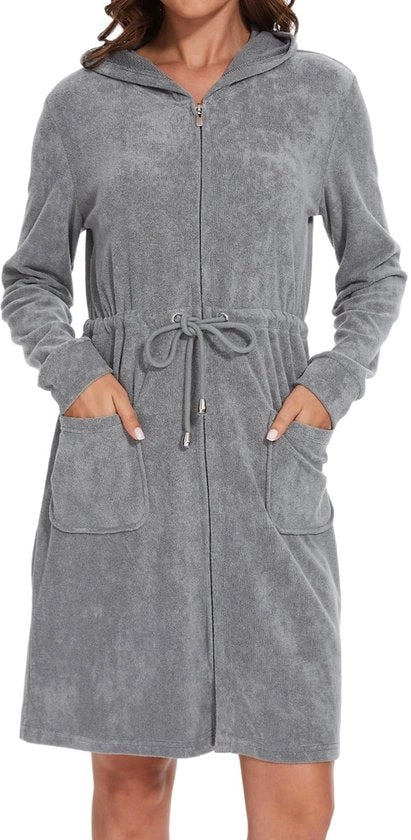 Camicia da bagno elegante per donna con cappuccio e chiusura a righello in tessuto da bagno, corta e grigio chiaro