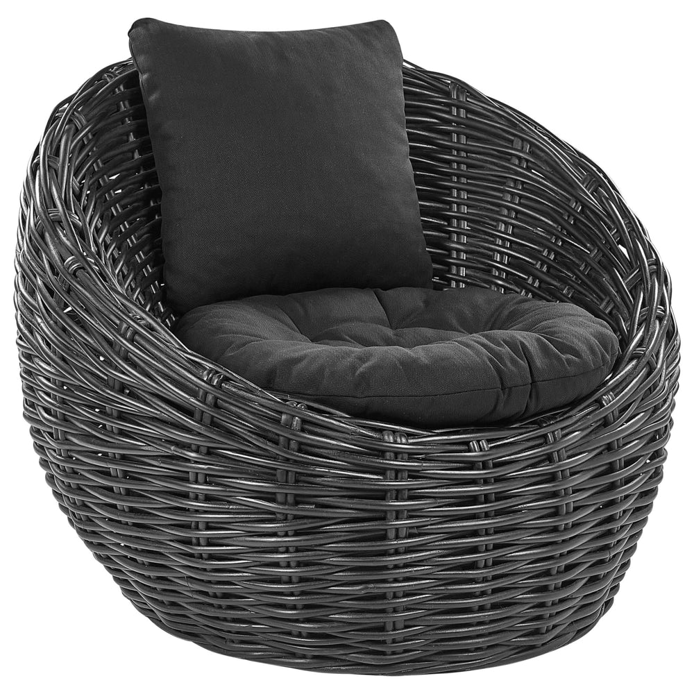 Poltrona da esterno in rattan nero con seduta ampia e cuscino giardino bordo piscina terrazza