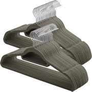 Hanger per abiti fluo 06 cm spessore superficie antiscivolo con due fori 360 gradi ruotabile gancio grigio 50 pezzi - alta qualità robusto CRF50V - conservazione e organizzazione di abiti