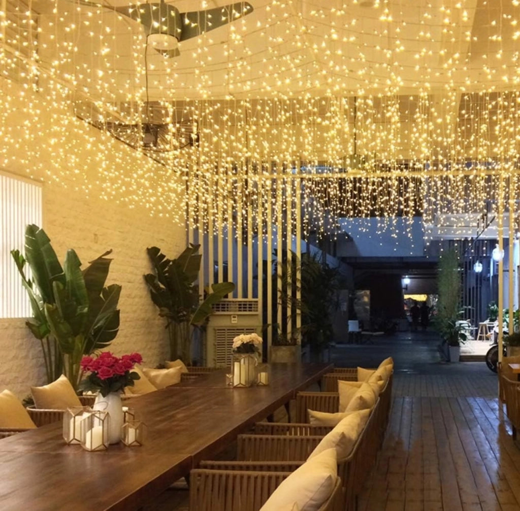 Tenda Luminosa lineare natalizia stalattiti 12 metri lunghezza x 0,8m 480 LED Natale Luce Calda e Flash Bianco Freddo