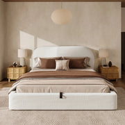 Letto imbottito con contenitore idraulico e rete a doghe; bouclé beige