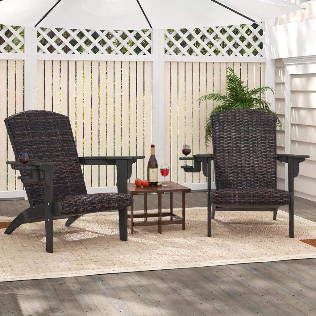 Sedia Adirondack da Patio, Sedia in Rattan con Seduta Imbottita, Braccioli Ergonomici, Porta Tazza Rotante, Poltrona da Lounge in HDPE per Esterni per Giardino, Cortile, Terrazza (Nero)