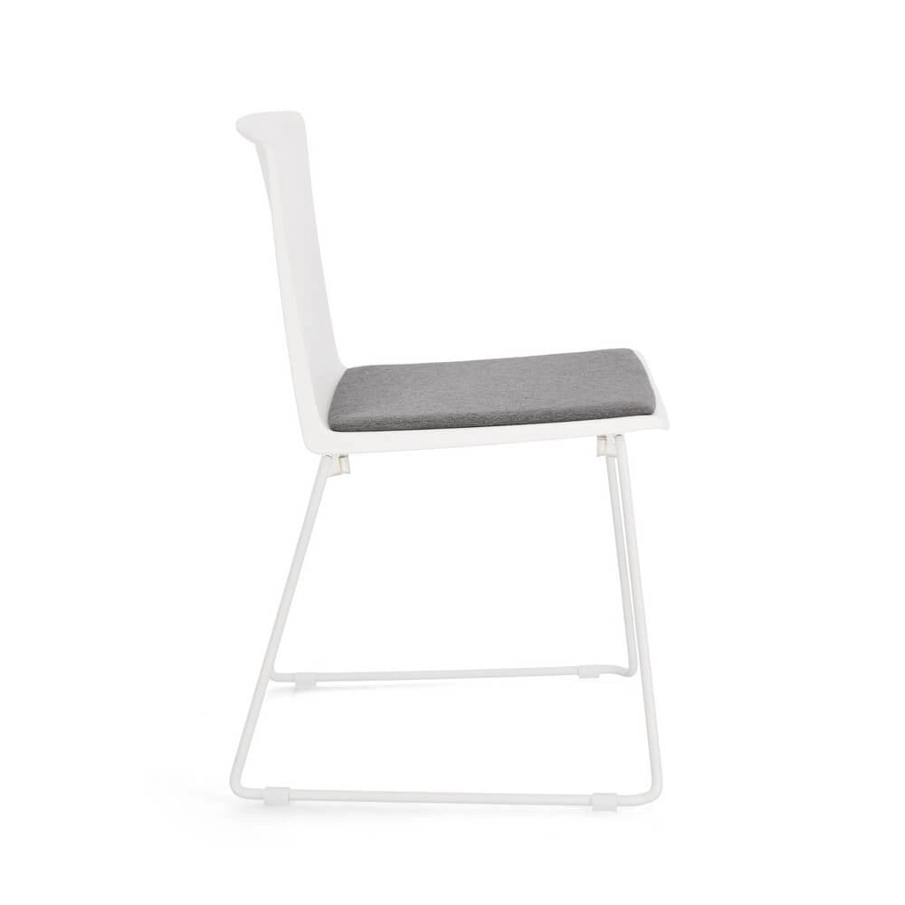Set di 4 Sedie Impilabili con Seduta Imbottita e Gambe in Acciaio - AMARA