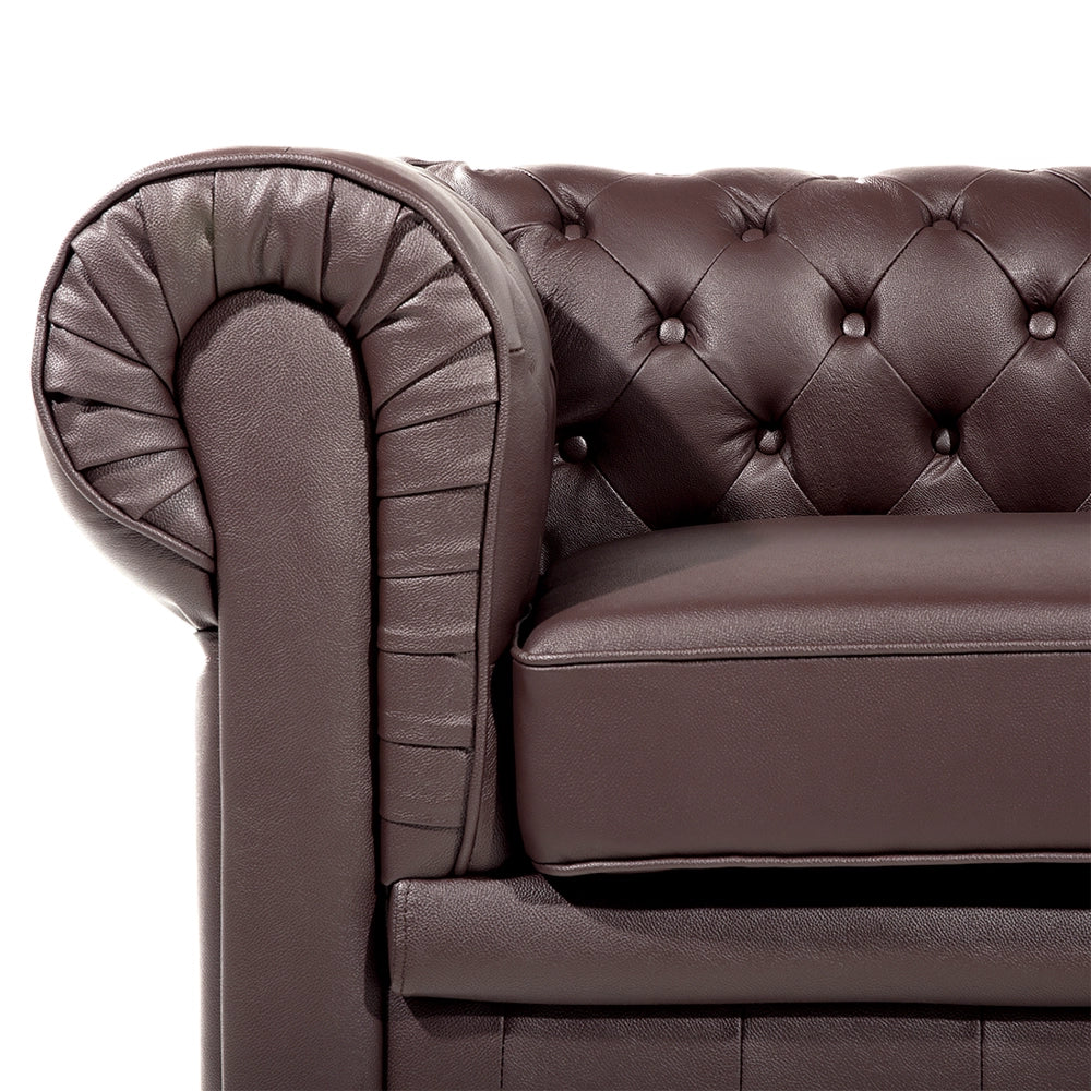 Set soggiorno Chesterfield Rivestimento in pelle marrone Gambe in legno scuro Divano a 3 posti + poltrona contemporanea