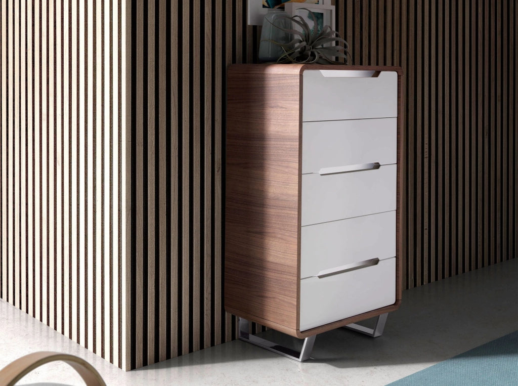 Chiffoniera in legno bianco, noce e acciaio cromato