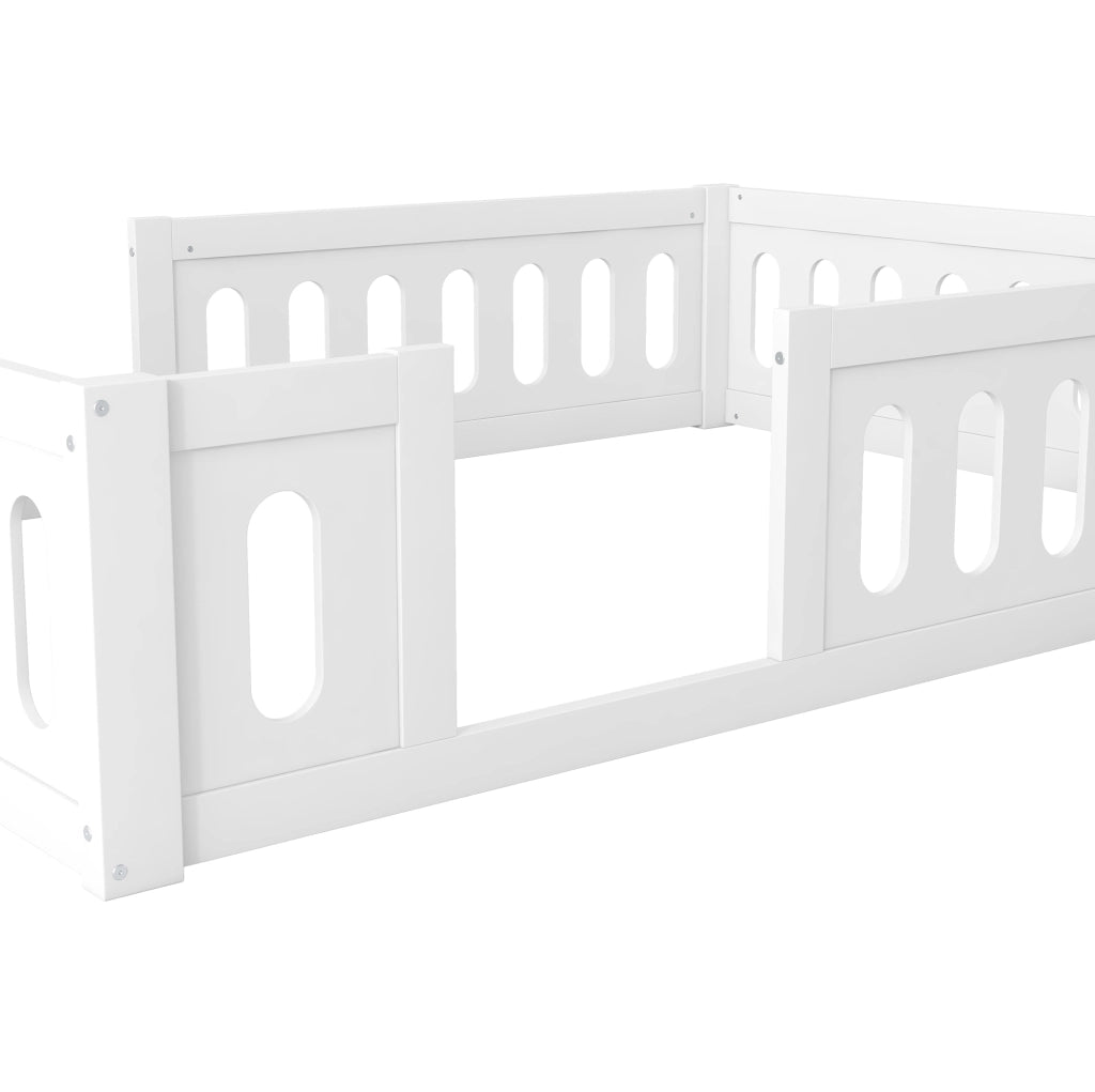 Letto a piattaforma in legno bianco 140x200 cm con sponda di sicurezza