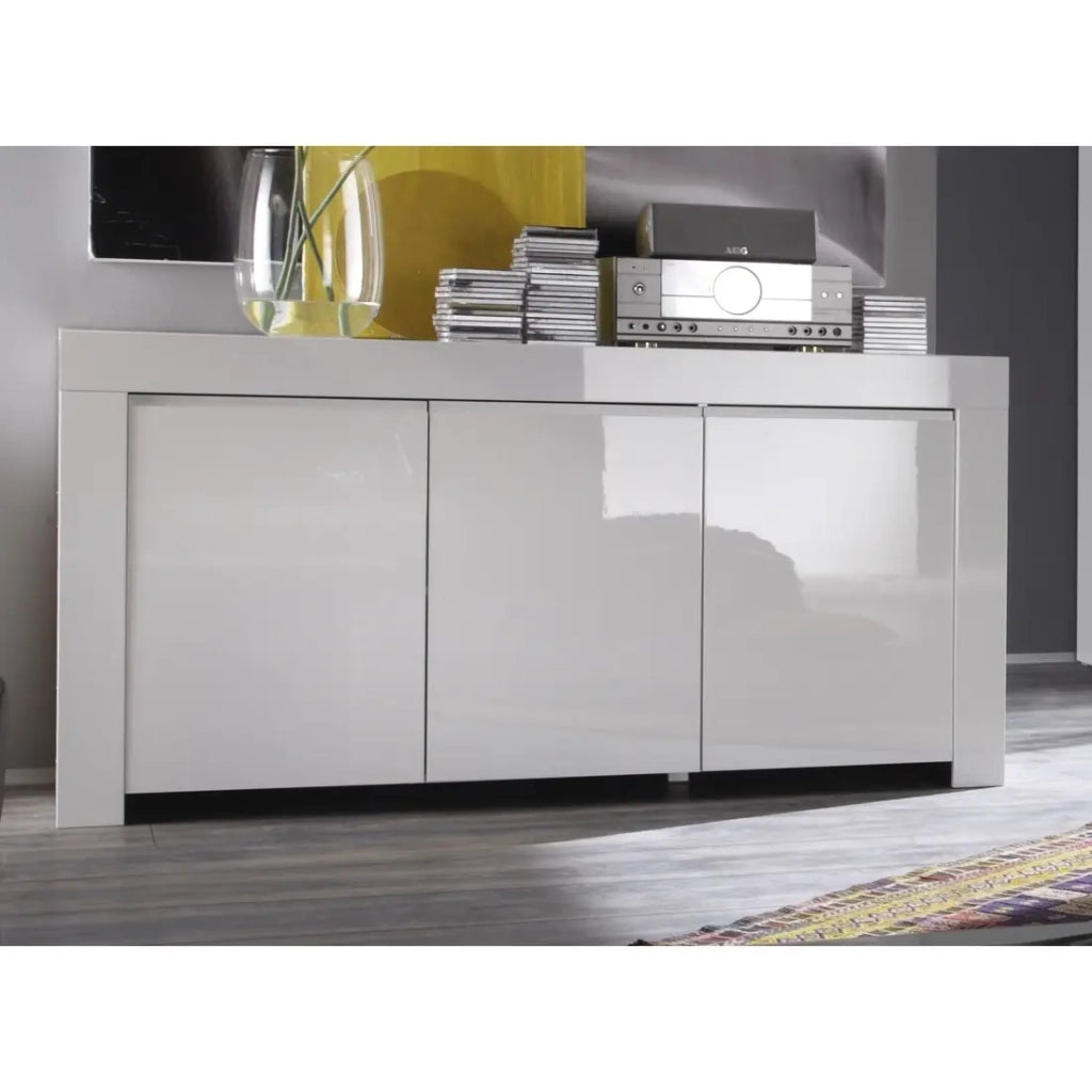 Buffet a 3 porte, collezione FOLOMI, colore bianco lucido lacato.