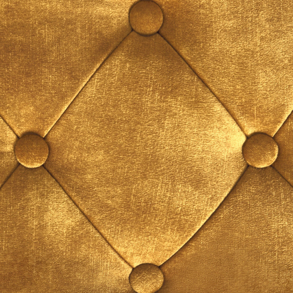 Panca Giallo Tessuto imbottito Velluto Accento di metallo Gambe d'oro Panca da letto Sgabello