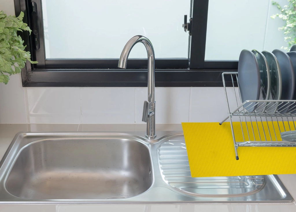 Tappetino Gommato Antiscivolo Multiuso Per Cassetti e Superfici Colore Giallo - 65x500cm - Giallo