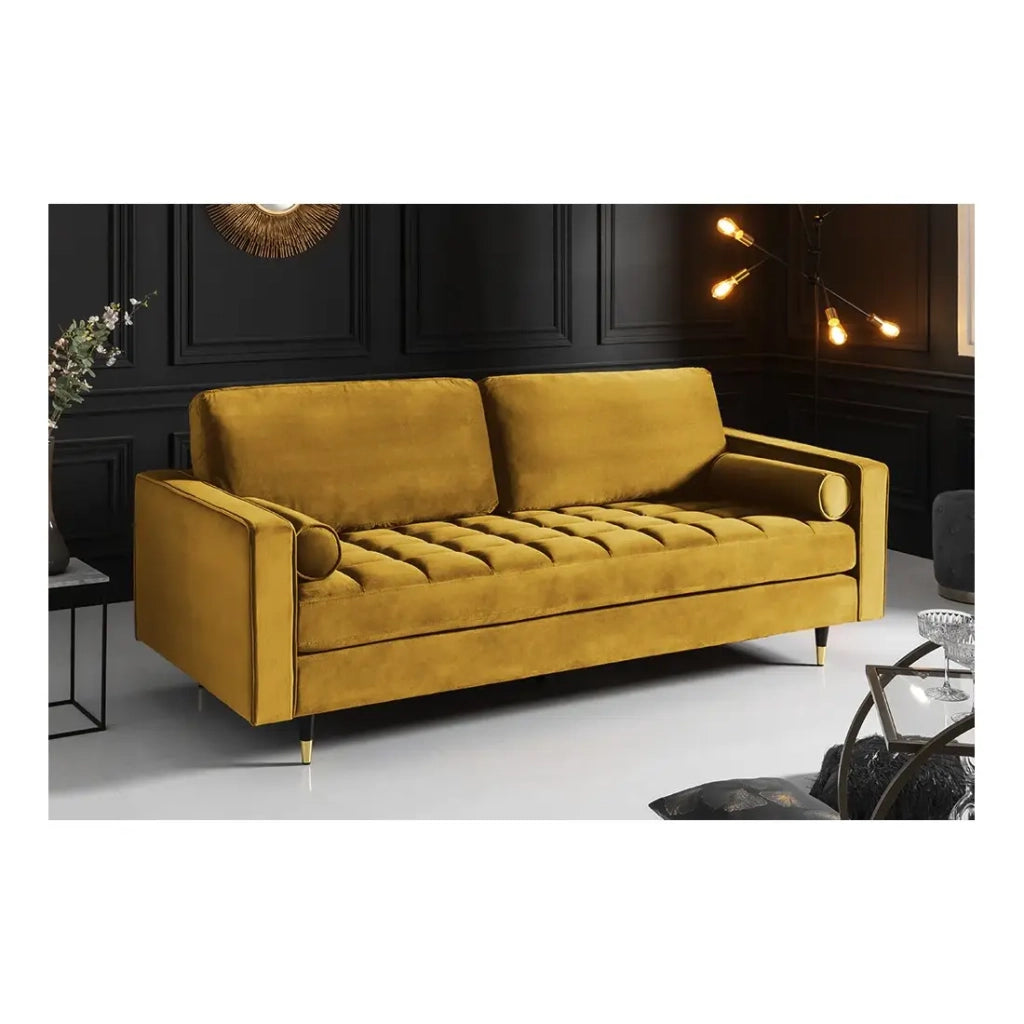 Divano KOLIRI 3 posti giallo senape – Divano di design in velluto con struttura in legno massiccio