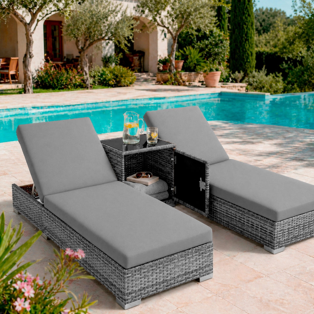 Set 2 Lettini Prendisole in Polyrattan con Tavolino Contenitore e Cuscini, Schienale Reclinabile 5 Posizioni, Arredo Giardino Piscina 184x60x21 Cm Grigio
