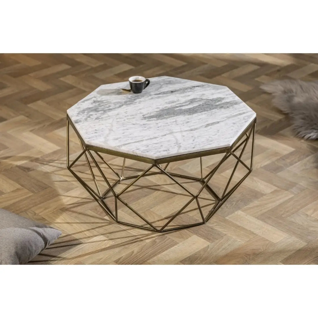 Tavolino basso NEXORA 70 cm in marmo bianco e metallo finitura ottone design geometrico