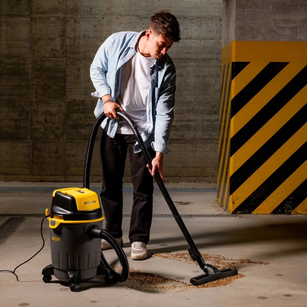 Aspiratore Solidi e Liquidi  Stanley SXVC20PE (Potenza assorbita  1200 W, Capacità fusto 20 l)