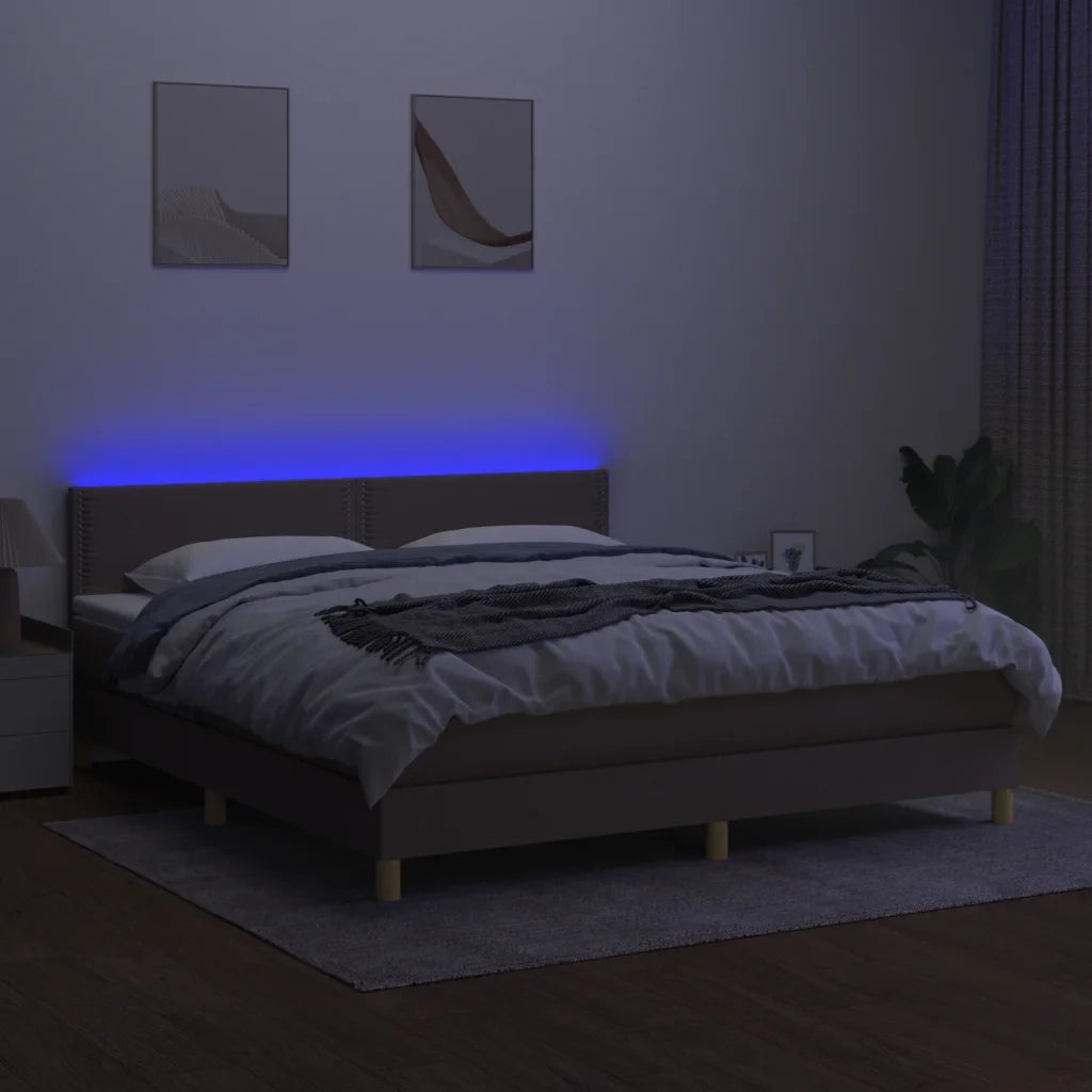 Letto a Molle con Materasso e LED Tortora 180x200 cm in Tessuto 3133657