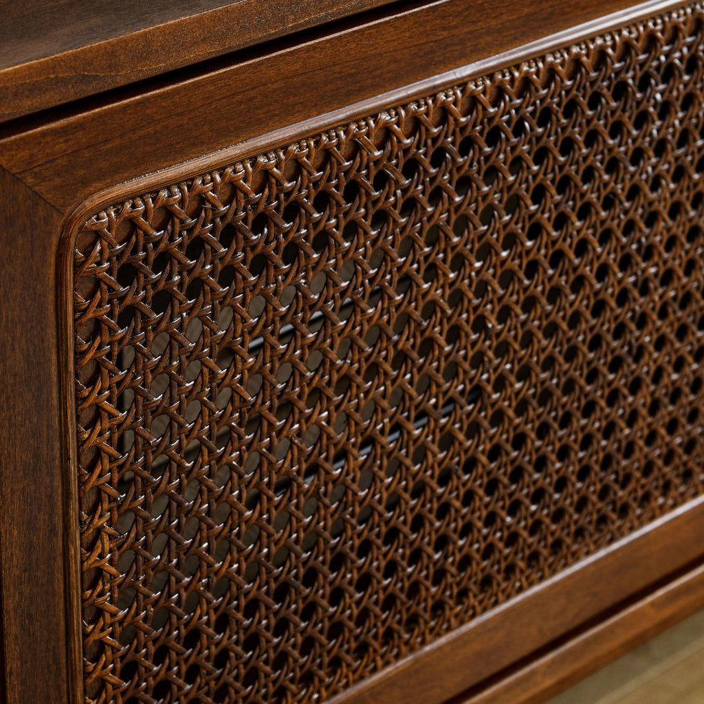 Mobile TV con ante in rattan e ripiani in legno e MDF noce