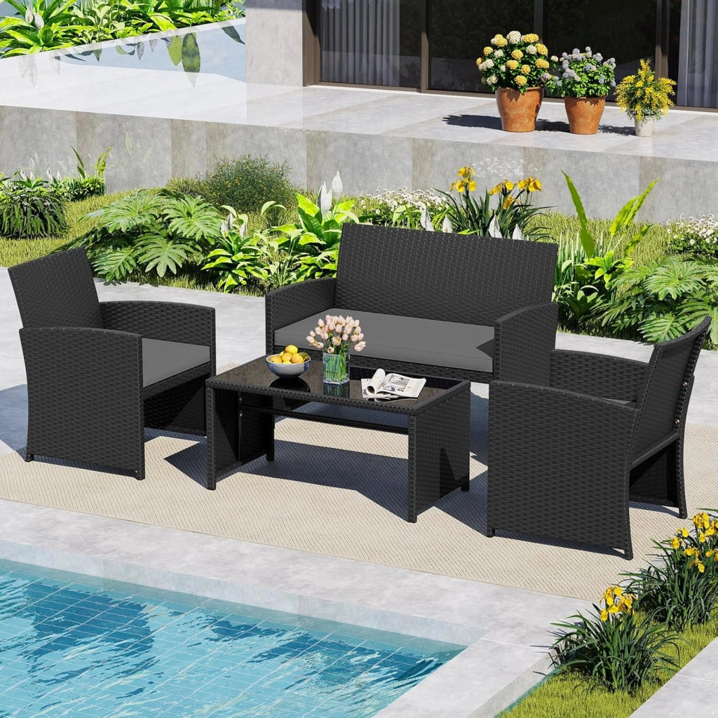 Set Salotto da Giardino 4 Pezzi, Divanetto e Poltrone in Rattan con Tavolino da Caffè in Vetro Temperato, Set di Mobili da Esterno Imbottiti per Cortile, Veranda e Bordo Piscina (Grigio)