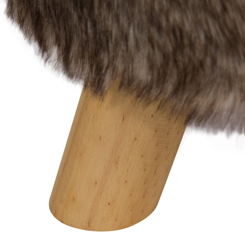 Poggiapiedi Sgabello rotondo in pelliccia sintetica marrone e beige su gambe a treppiede