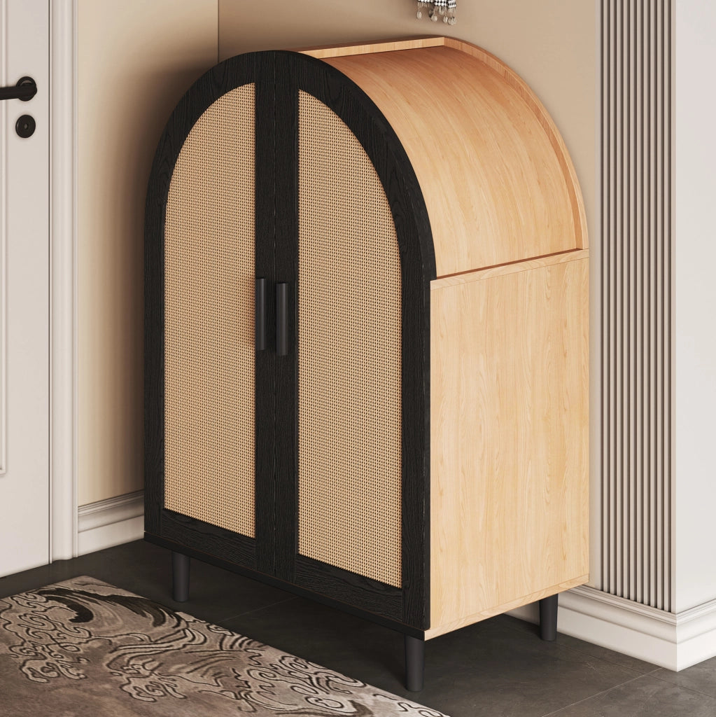 Scarpiera sideboard con ante in rattan; 70x40x100 cm; in MDF e truciolare; naturale e nero