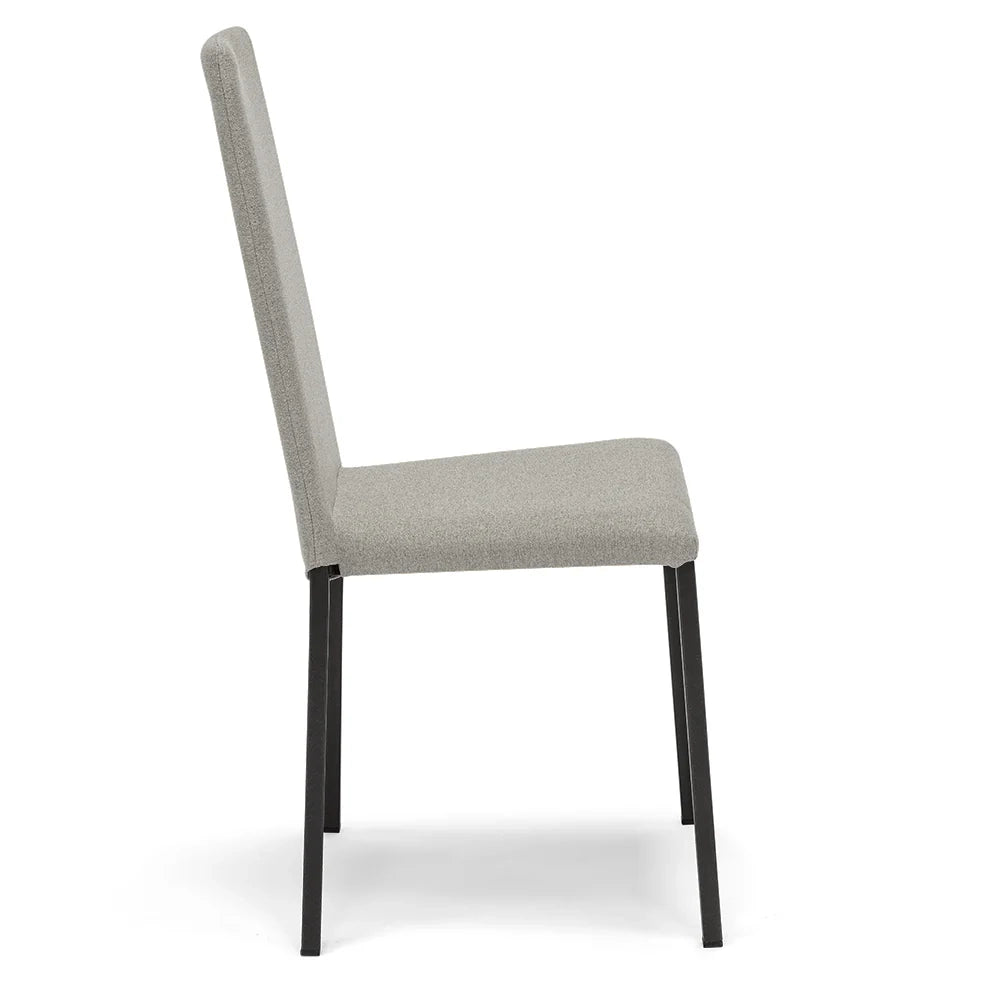 Set 6 sedie imbottita modello BETTY STYLE per interni, design moderno, gambe quadre in metallo, schienale e seduta rivestiti con tessuto morbido al tatto Pietra