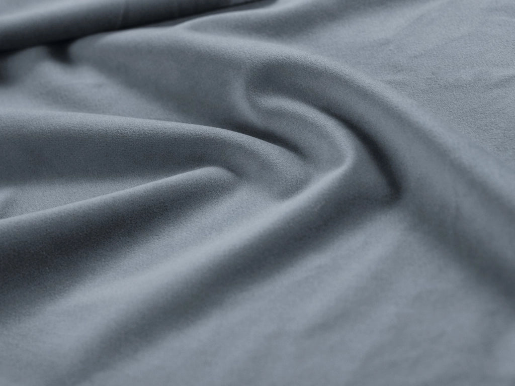 Cosmopolitan Design - Poltrona "Vienna" in velluto azzurro 