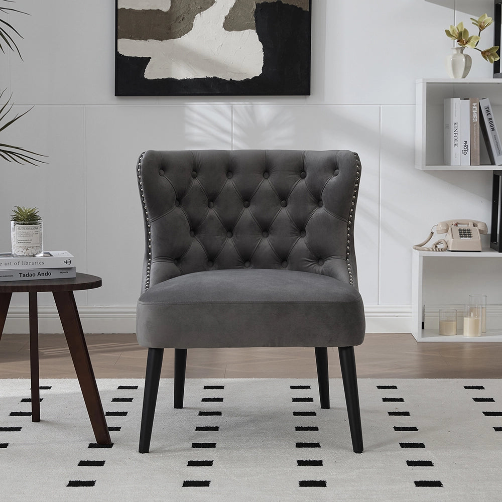 Poltrona singola in velluto con bottoni - Xylo - design moderno senza braccioli, borchia chiodata, piedi in legno