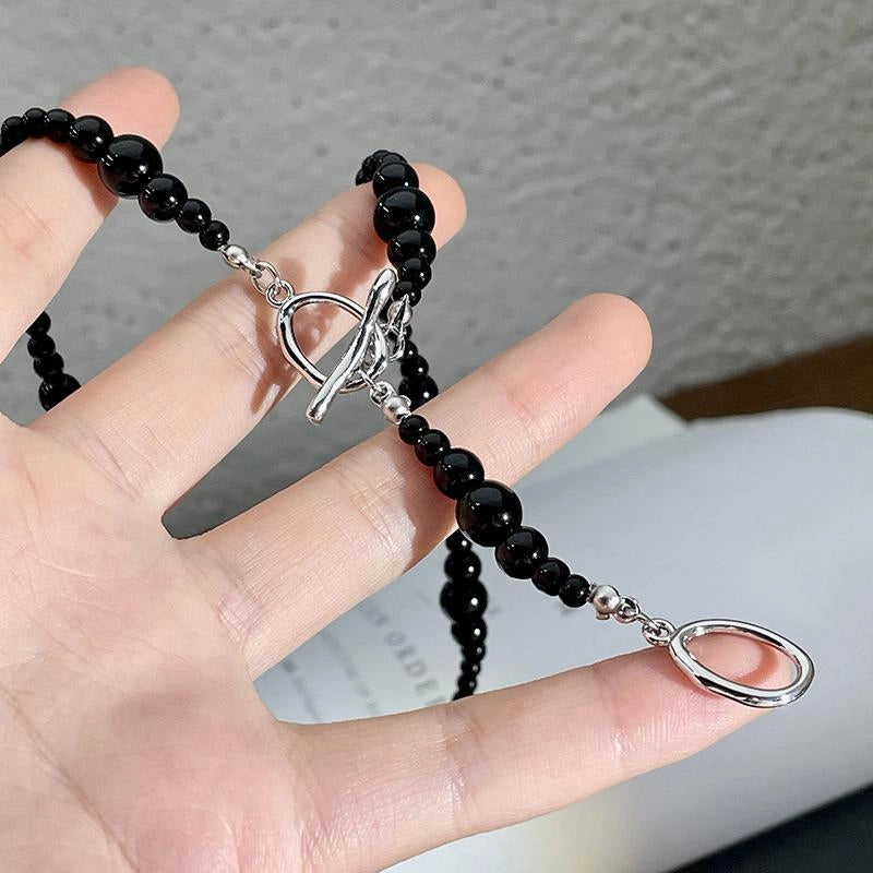 Collana fatta a mano con perline di vetro nero, regalo di Natale o di compleanno.