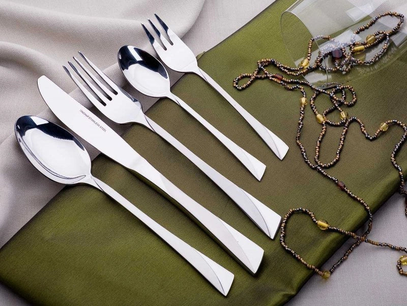 Set di posate in acciaio inossidabile di alta qualità Kinghoff KH-1454 da 30 pezzi