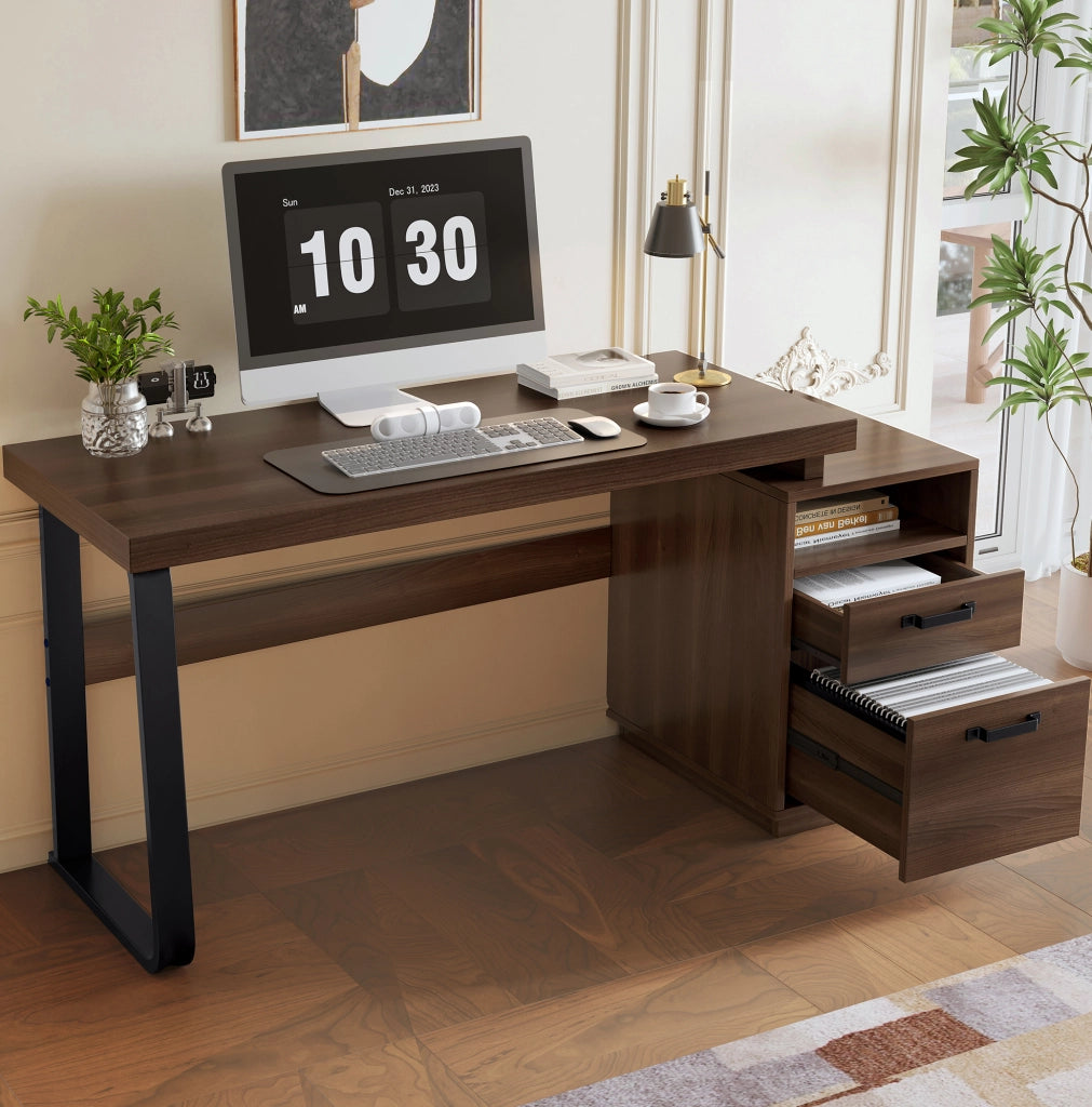 Scrivania 135x54 cm con vano aperto e cassetto silenzioso in MDF e metallo marrone