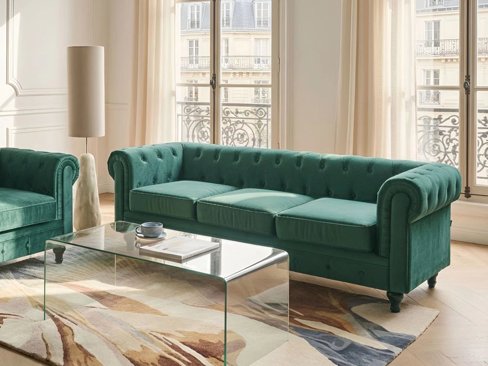 Divano Chesterfield Tessuto Velluto Verde Rivestimento Gambe In Legno Scuro 3 Posti Contemporaneo