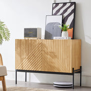 Credenza a 2 ante in effetto naturale con struttura in truciolare e ripiano regolabile