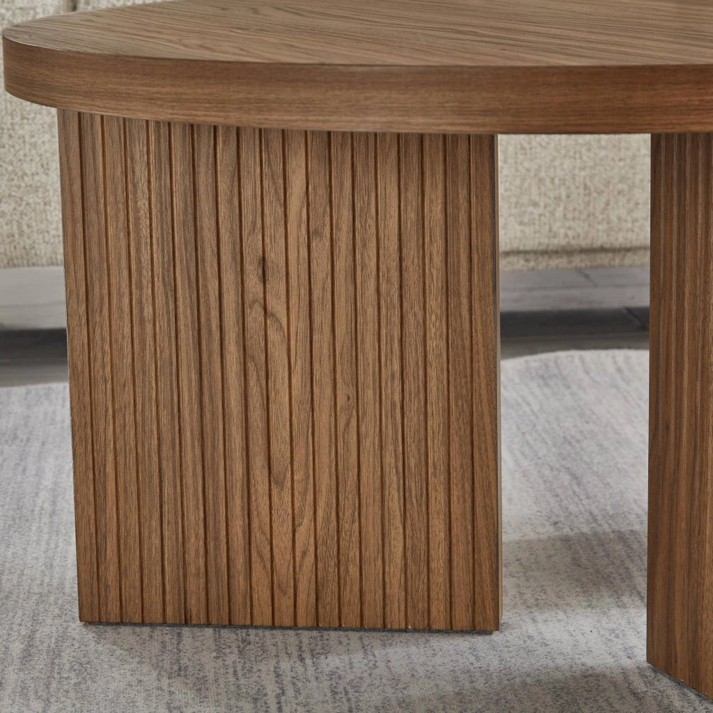 Tavolino rotondo in MDF marrone noce con gambe scanalate